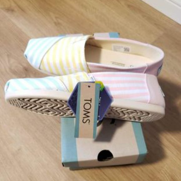 NEW - Tom's pastel stripe canvas shoes (size 6.5) - Picture 1 of 2